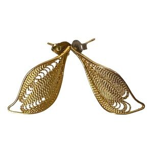 Vintage gold-tone leaf filigree Light Weight pierced earrings